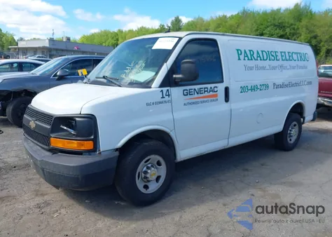 2014 Chevrolet Express 2500 Work Van z USA, uszkodzony, nr VIN 1GCWGFFA7E1137334